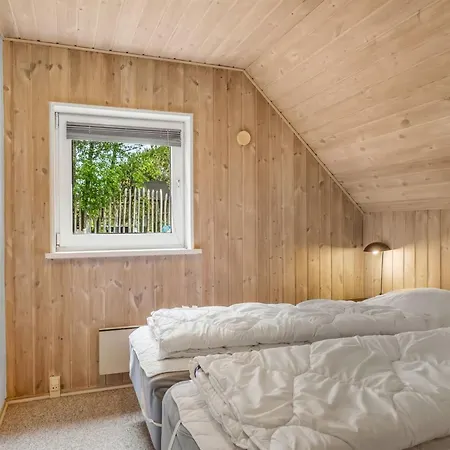 Tuula - 1km From The Sea By Interhome