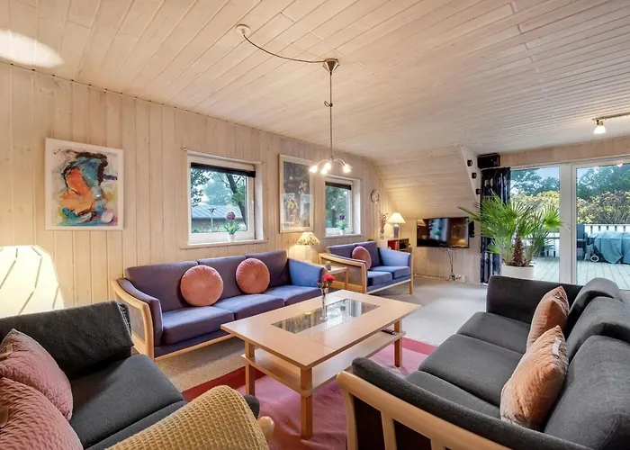 Prázdninový dům Tuula - 1-1km From The Sea By Interhome *