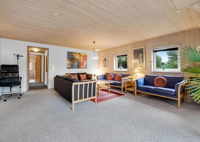 Prázdninový dům Tuula - 1-1km From The Sea By Interhome